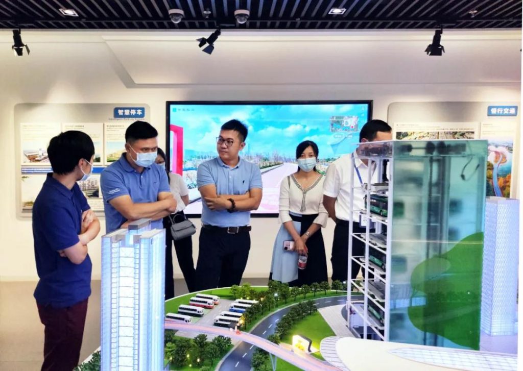 巖星專題 | 廣東工業設計城領導蒞臨深圳參觀深圳優秀企業博物館插圖(9) 巖星專題 | 廣東工業設計城領導蒞臨深圳參觀深圳優秀企業博物館插圖(9)